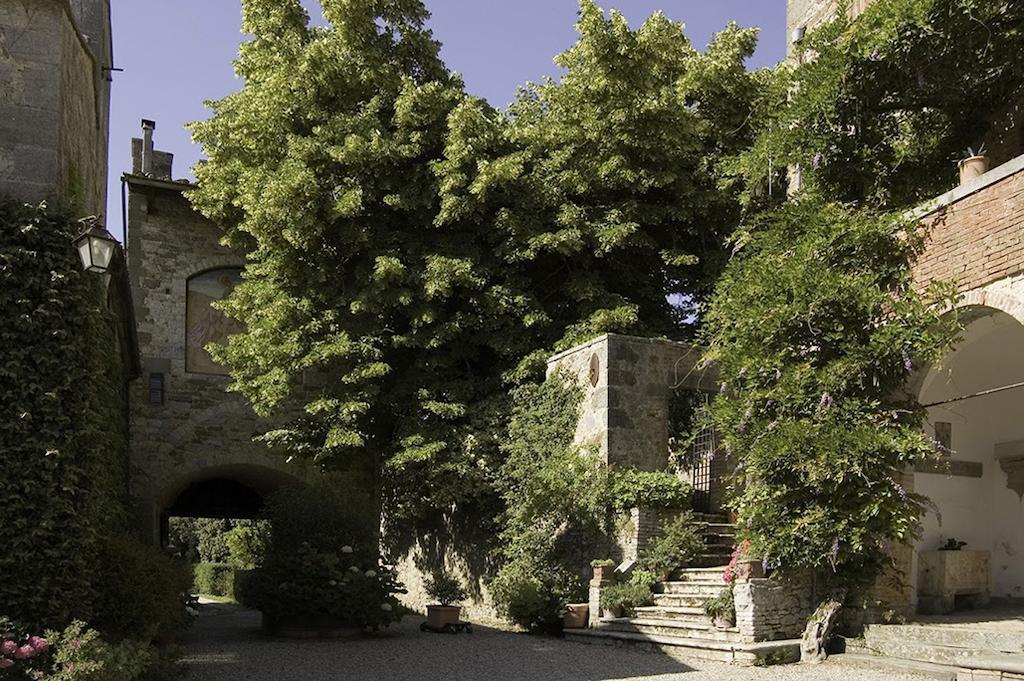 Castello Di Montalto Aparthotel Castelnuovo Berardenga Exteriör bild